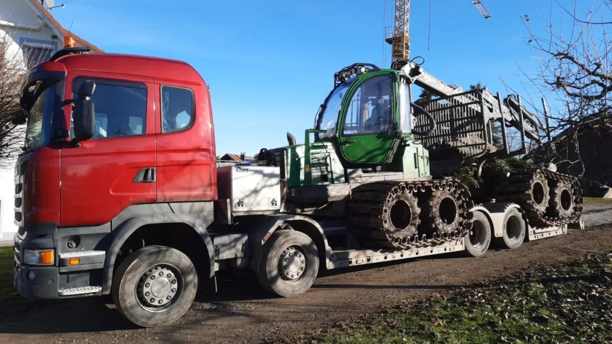 Scania R410 Forstmaschinentransporter